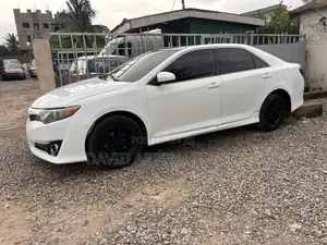 Toyota Camry SE Sport 4dr Sedan (2.5L 4cyl 6A) 2014 White