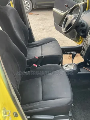 Toyota Vitz 2010 Yellow