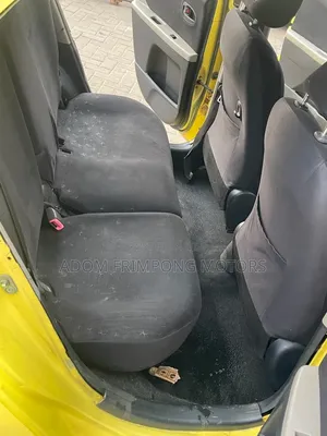 Toyota Vitz 2010 Yellow