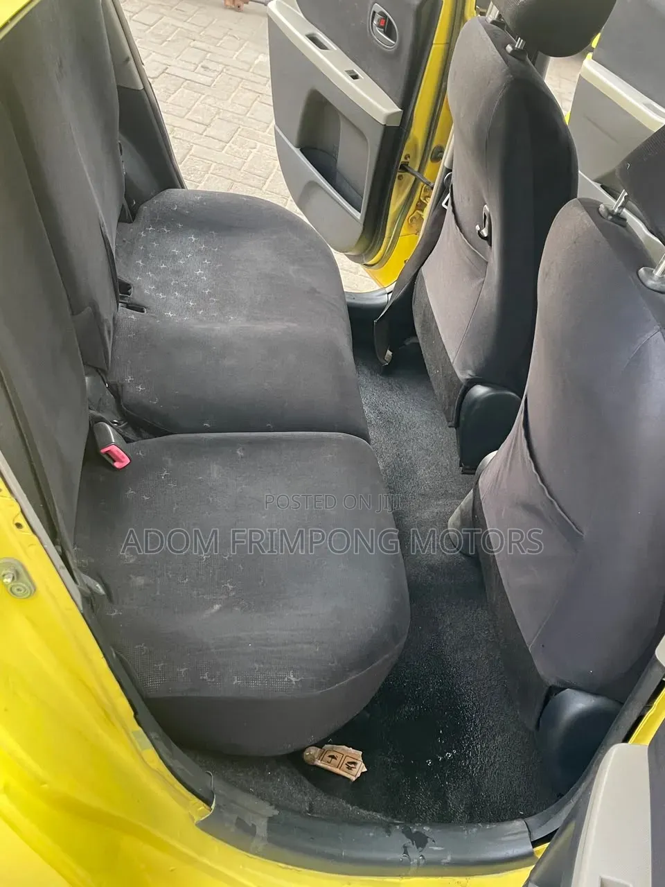Toyota Vitz 2010 Yellow