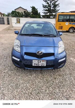 Toyota Vitz 2010 Blue