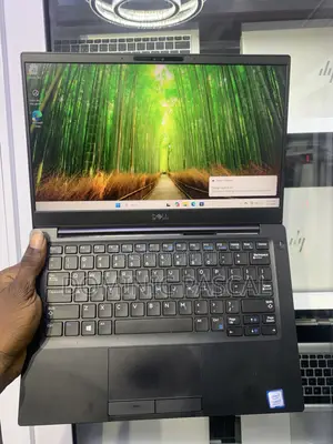 Laptop Dell Latitude 7390 8GB Intel Core i7 SSD 256GB