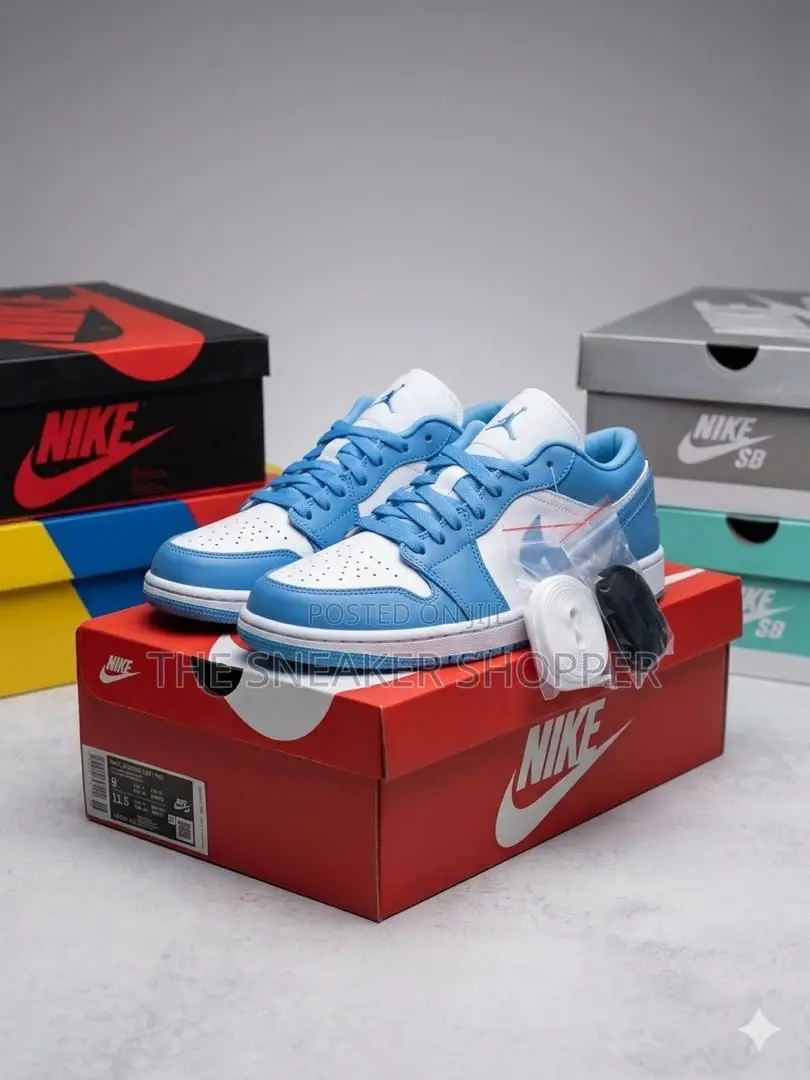 Air Jordan 1 Low Dunks Sneakers