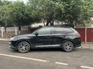 Mitsubishi Outlander 2016 Black