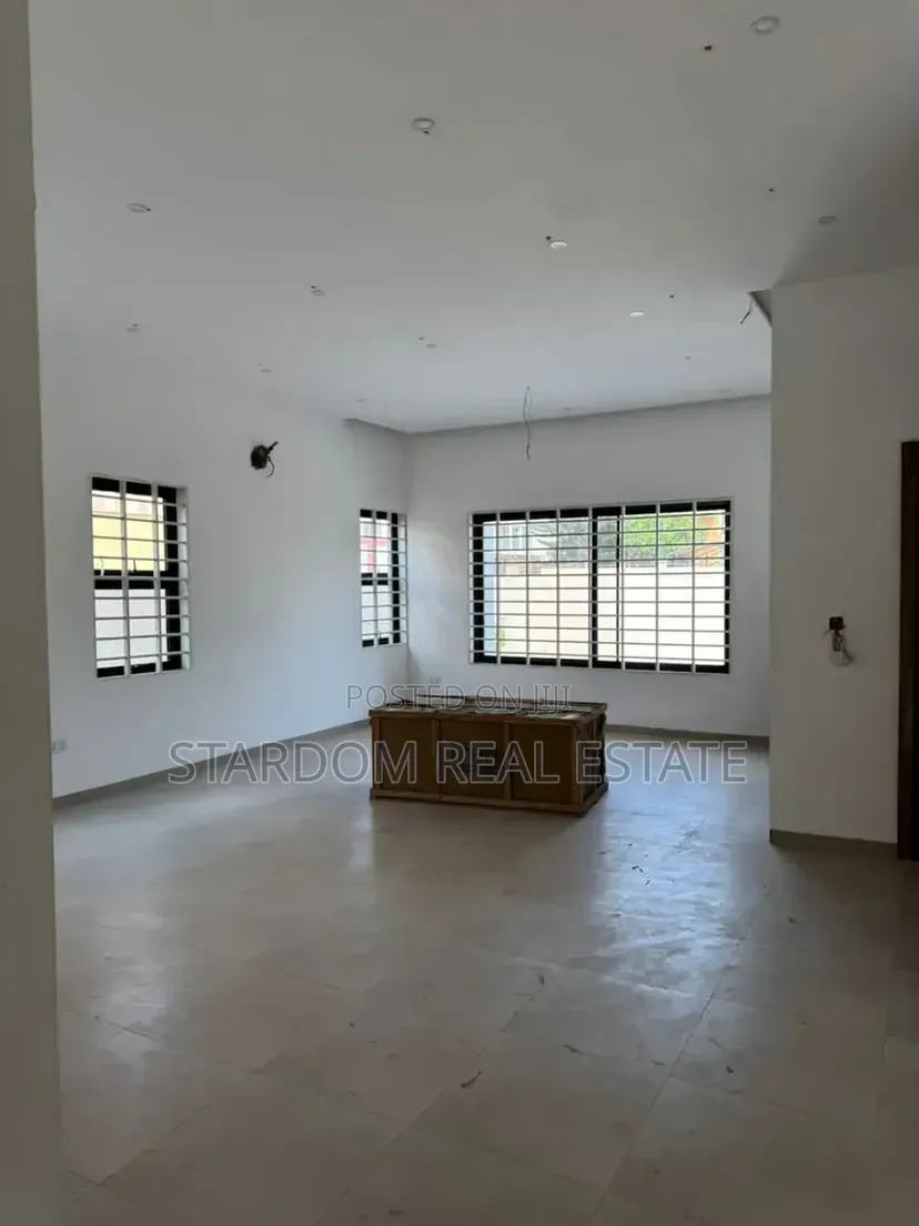 4bdrm Duplex in Spintex Community 18, Lashibi for sale