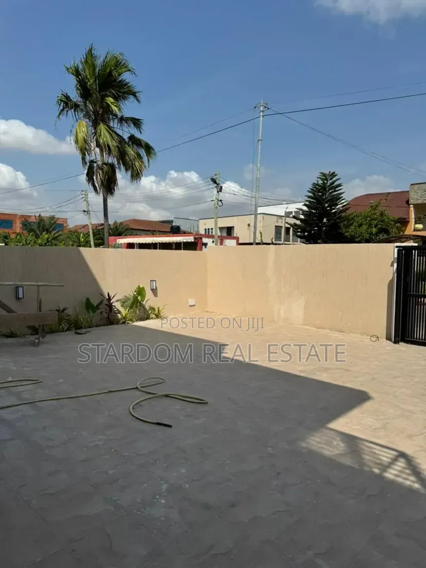 4bdrm Duplex in Spintex Community 18, Lashibi for sale
