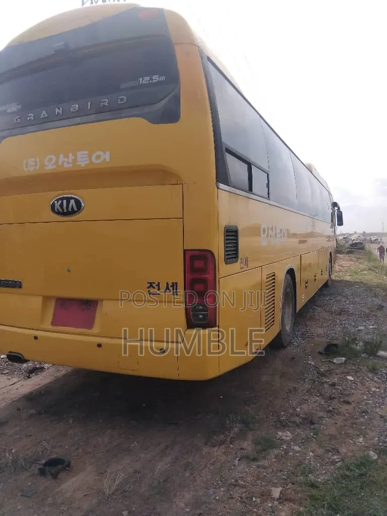 Kia Granbird 2013 White