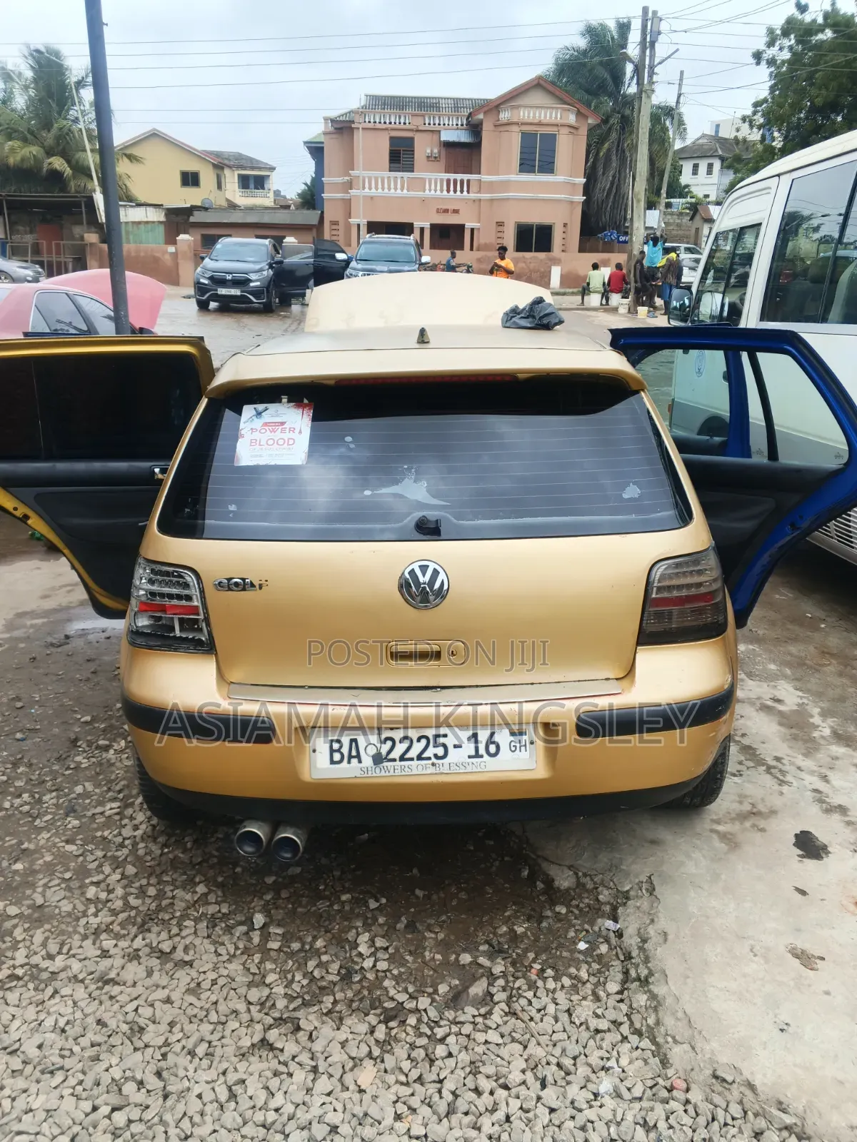 Volkswagen Golf 2001 Gold