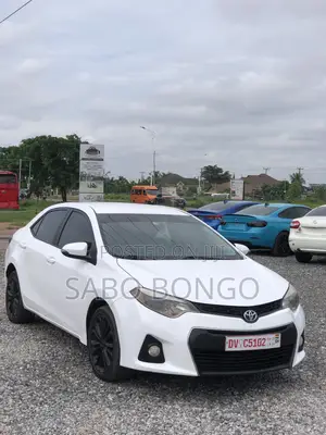 Toyota Corolla S 4dr Sedan (1.8L 4cyl CVT) 2016 White