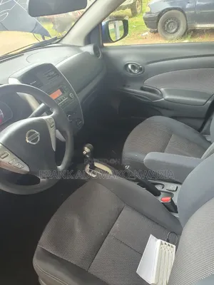 Nissan Versa 1.6 SV 2016 Blue
