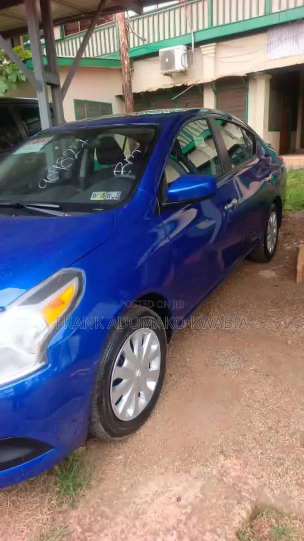 Nissan Versa 1.6 SV 2016 Blue