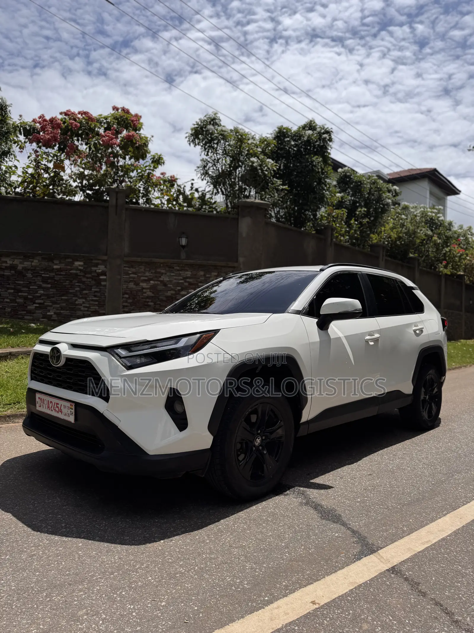 Toyota RAV4 XLE AWD 2023 White