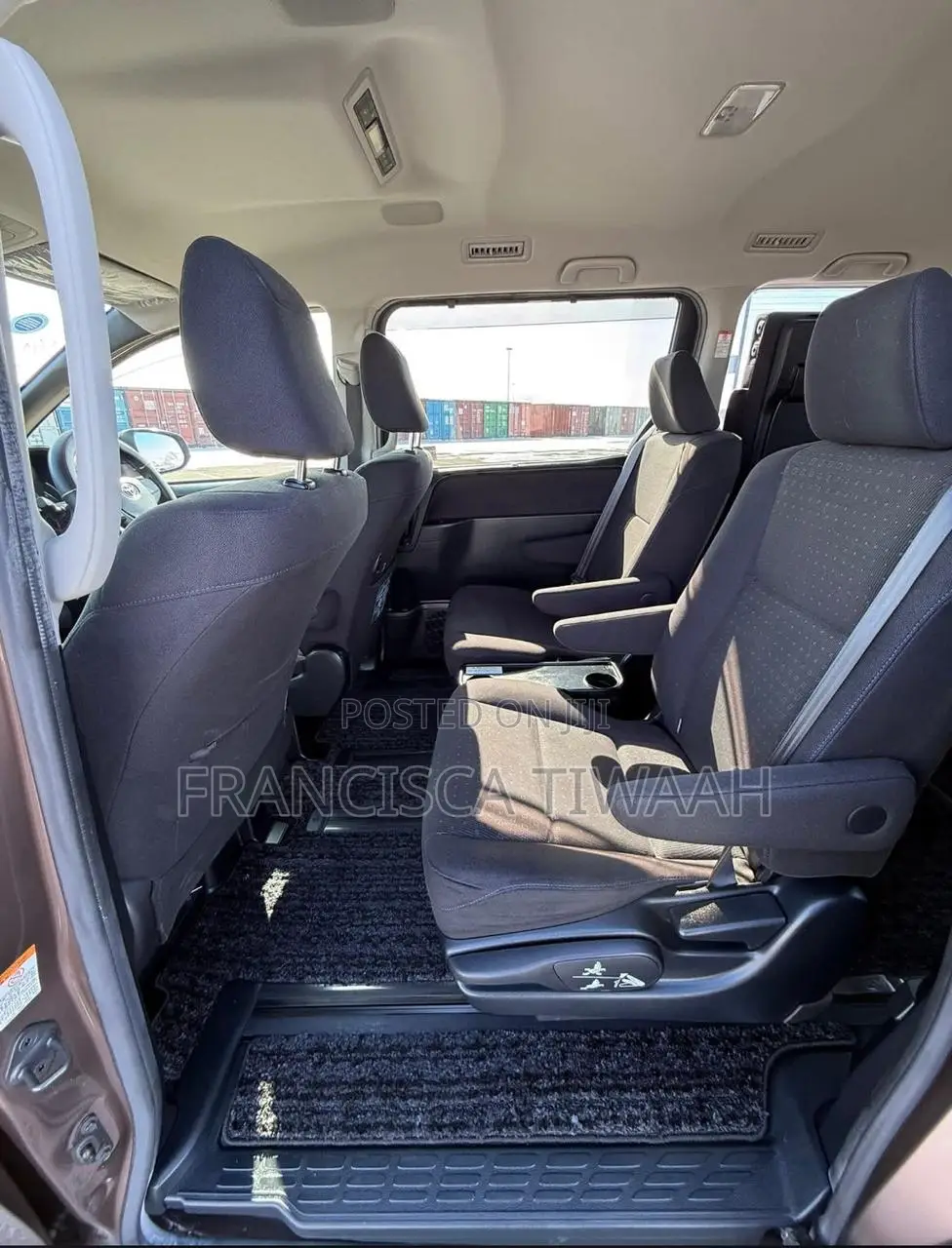 Toyota Voxy SV Premium 2014 Blue