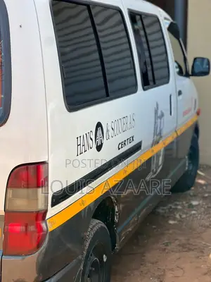 Toyota HiAce 2019 White