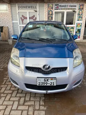 Toyota Vitz 2010 Blue