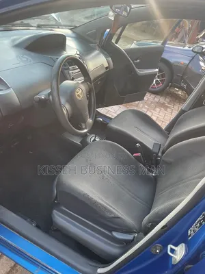 Toyota Vitz 2010 Blue
