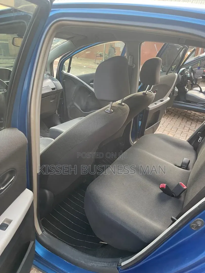 Toyota Vitz 2010 Blue