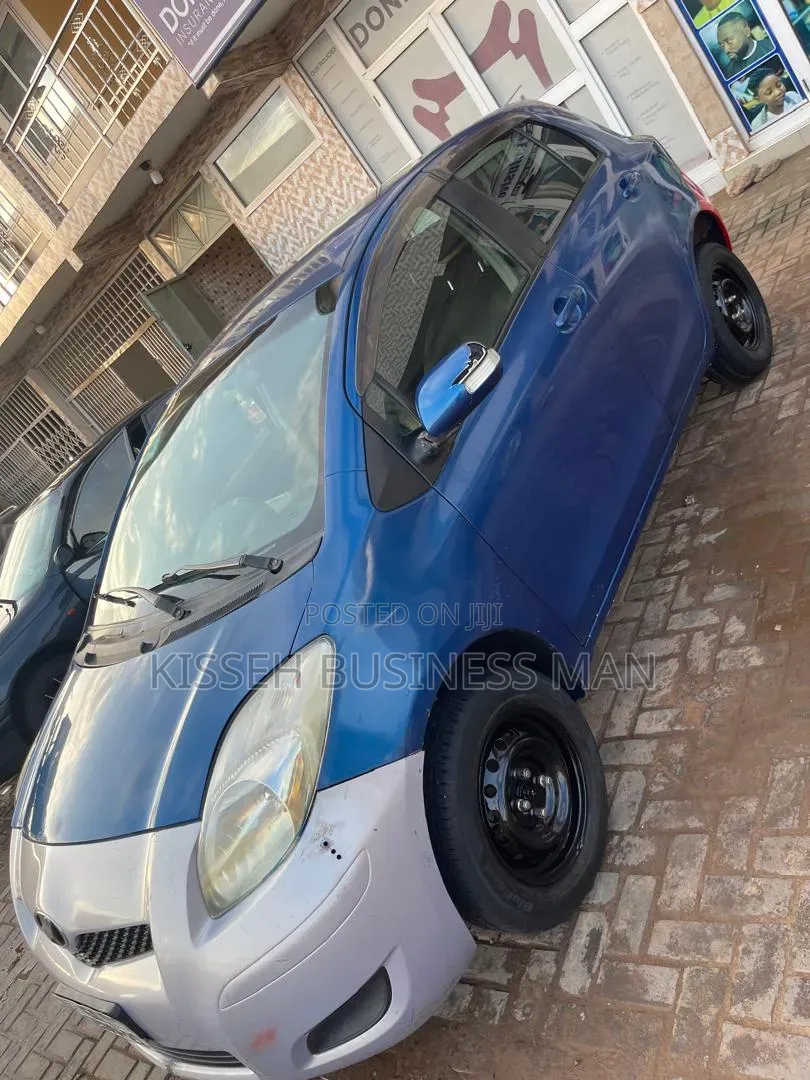 Toyota Vitz 2010 Blue