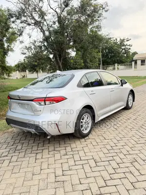 Toyota Corolla LE 2023 Silver