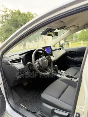 Toyota Corolla LE 2023 Silver