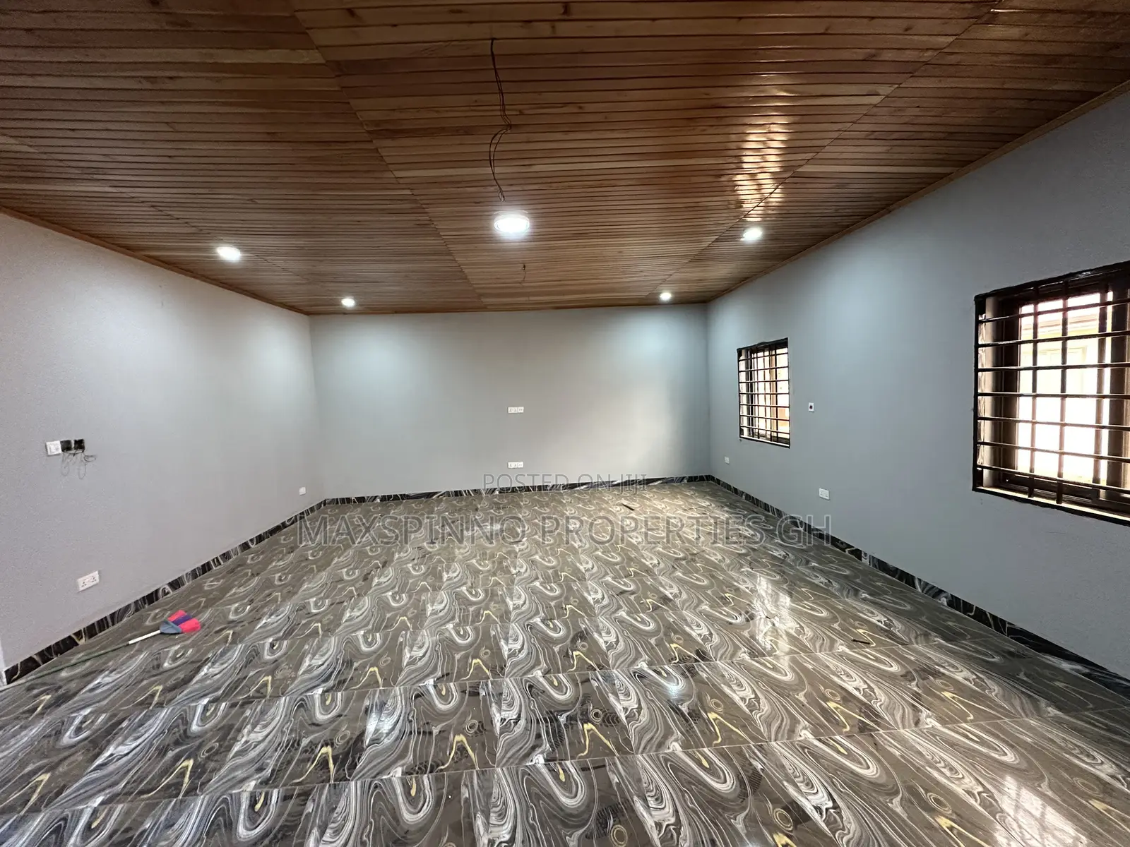 2bdrm Apartment in Maxspinno Properties, Little Roses Area for rent