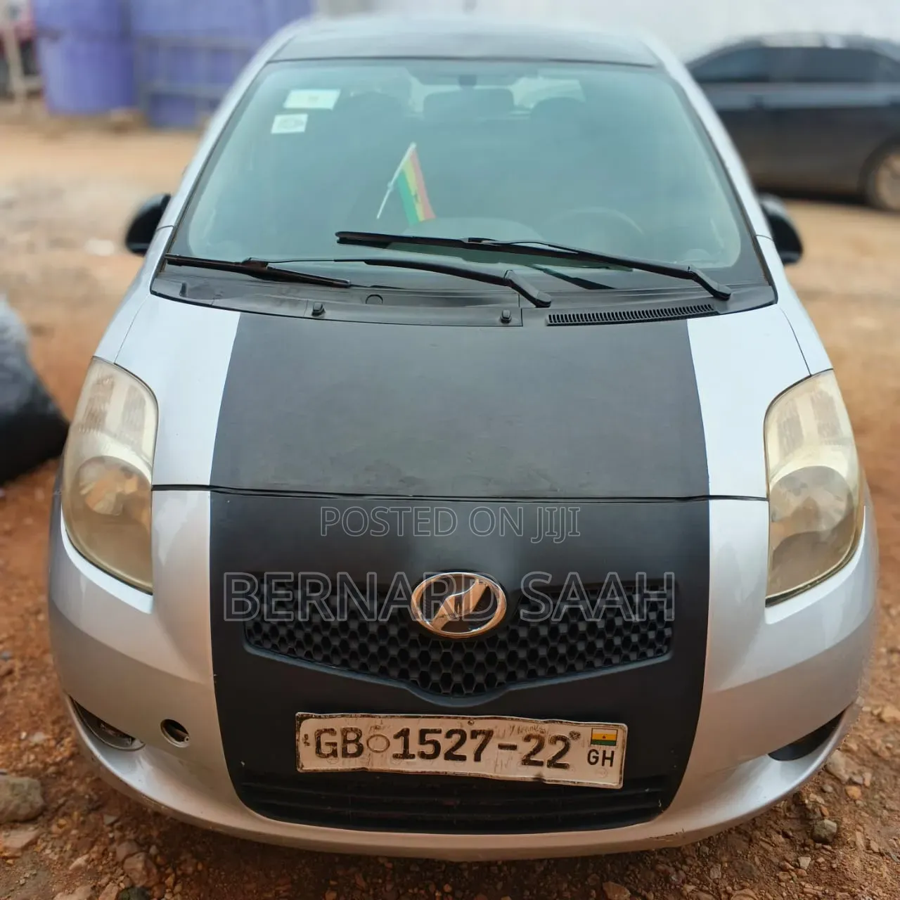 Toyota Vitz 2009 Silver
