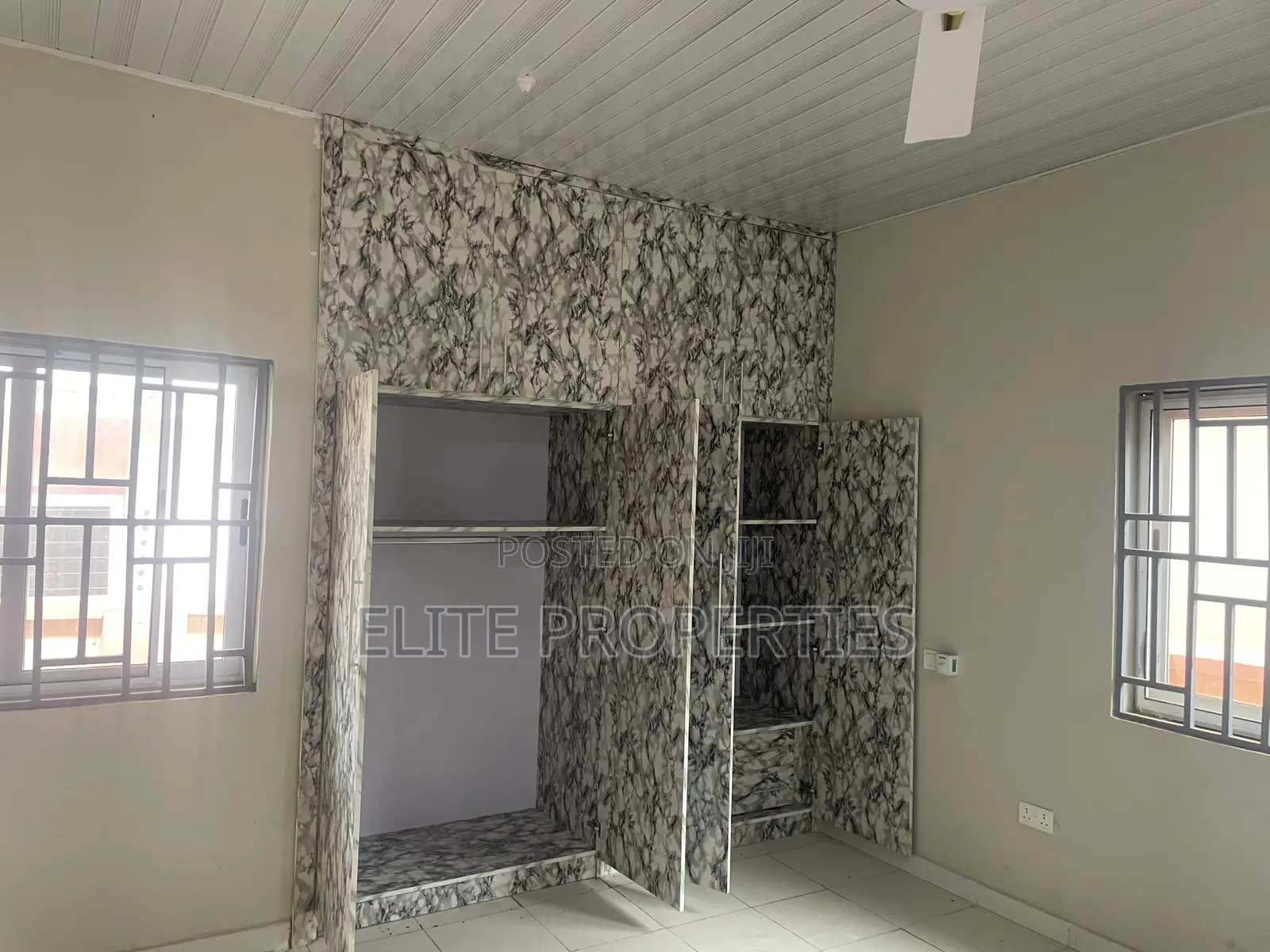 3bdrm House in Community 25 Adom for rent