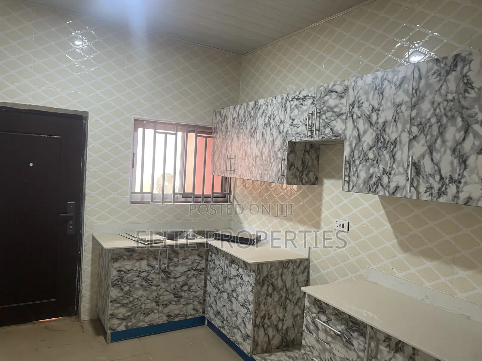 3bdrm House in Community 25 Adom for rent