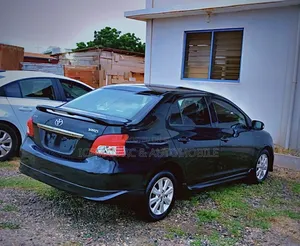 Toyota Yaris 2012 Black