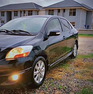 Toyota Yaris 2012 Black