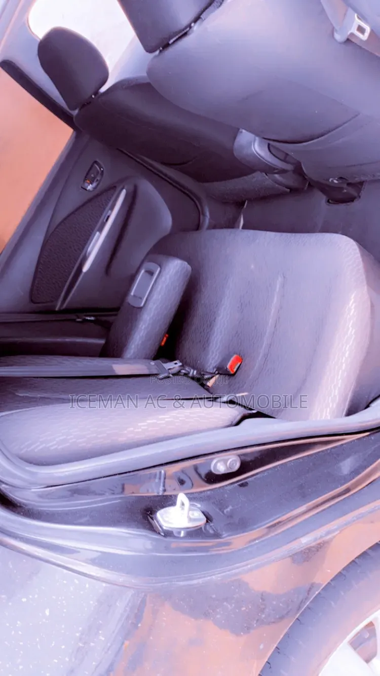 Toyota Yaris 2012 Black