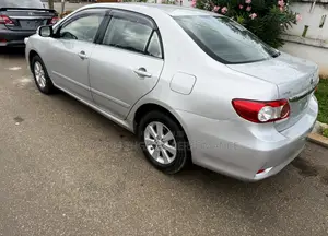 Toyota Corolla 2012 Silver