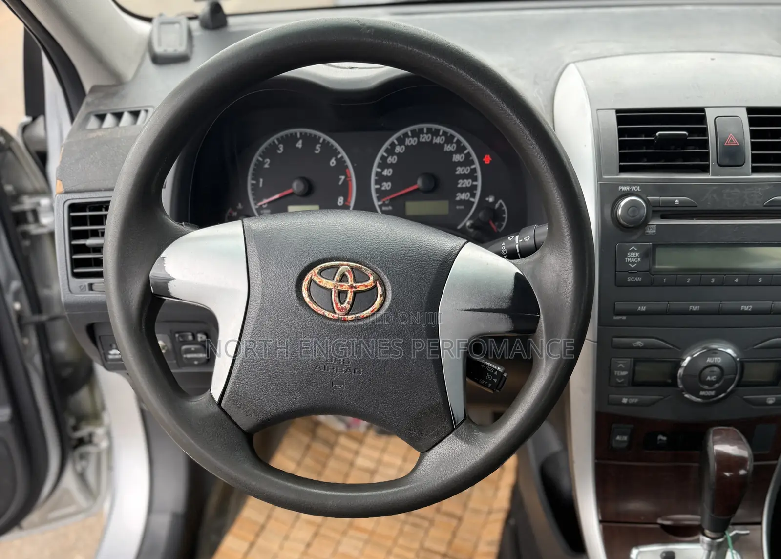 Toyota Corolla 2012 Silver
