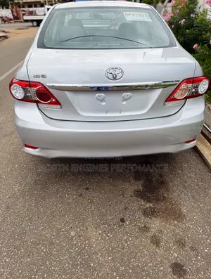 Toyota Corolla 2012 Silver