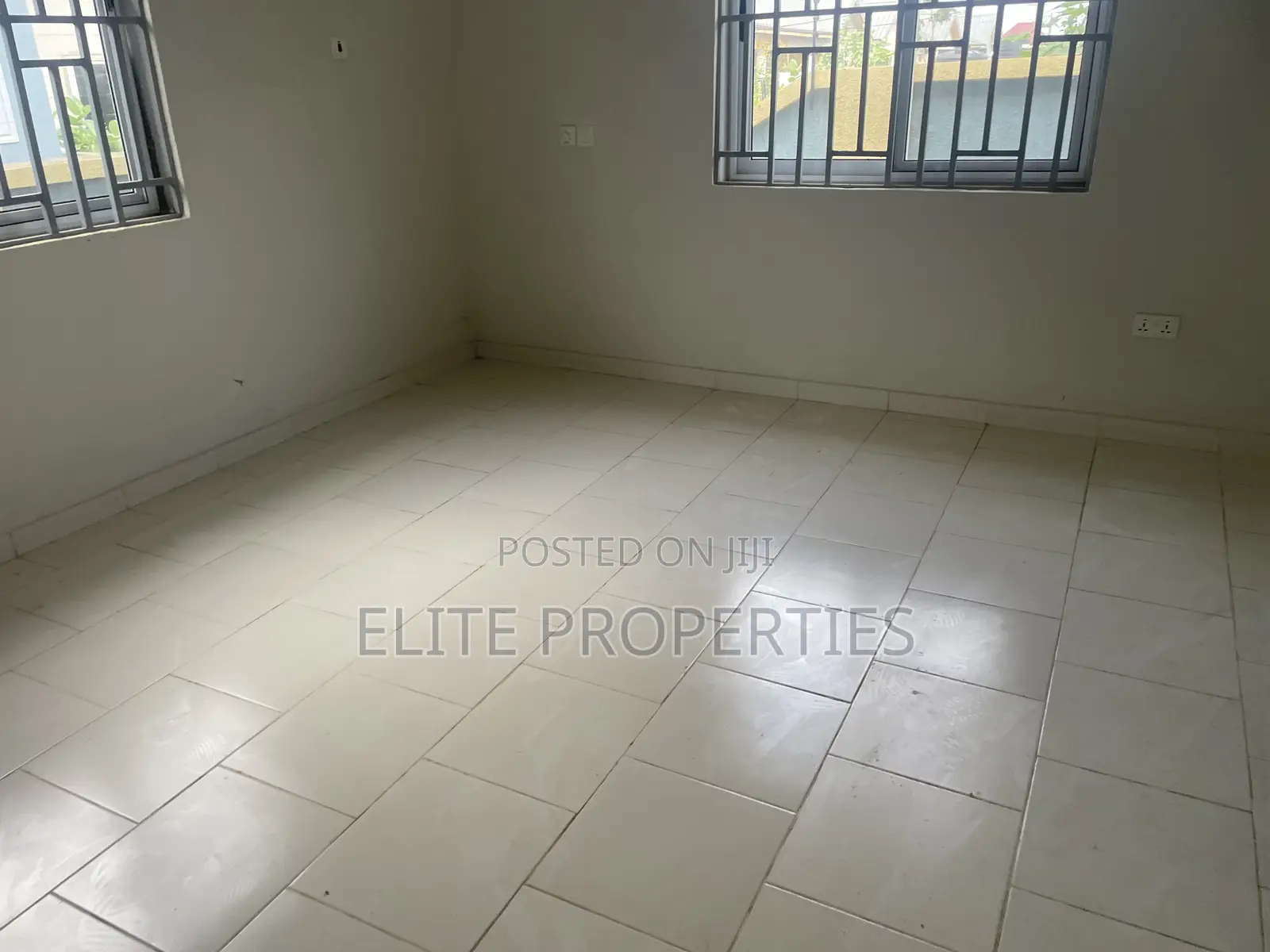 3bdrm House in Community 25 Adom for sale