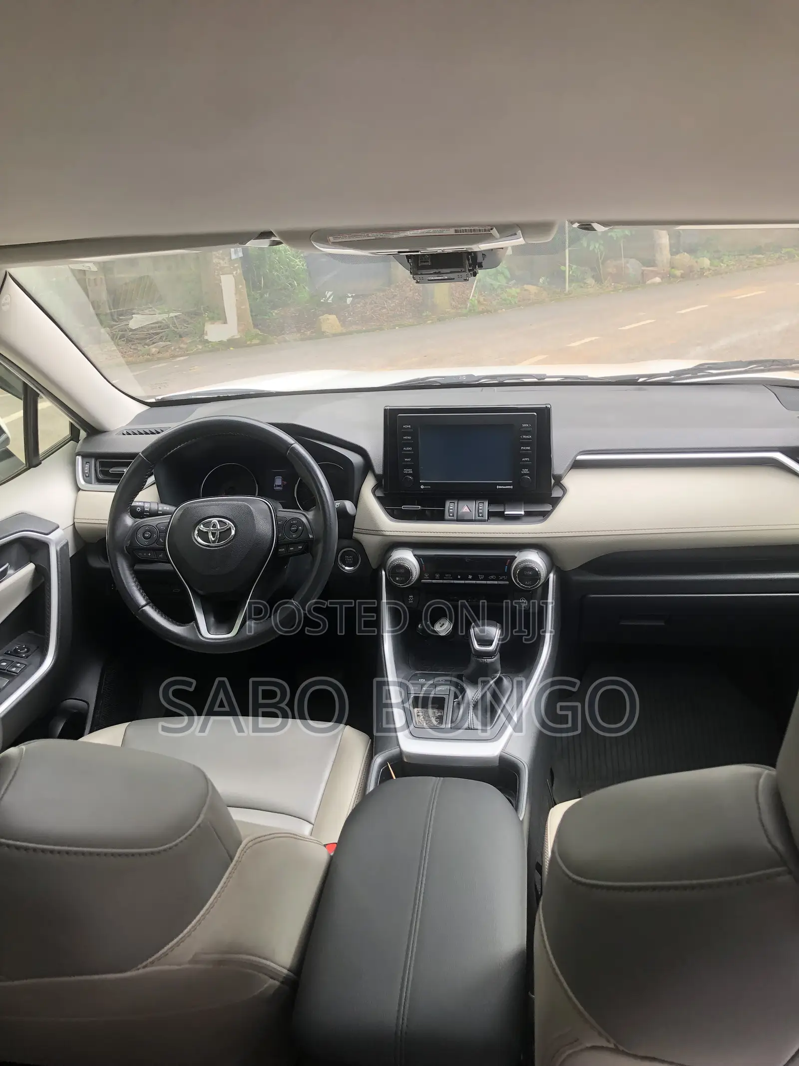 Toyota RAV4 XLE Premium AWD 2020 White