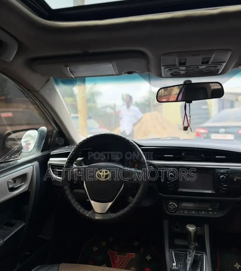 Toyota Corolla S 4dr Sedan (1.8L 4cyl CVT) 2014 White
