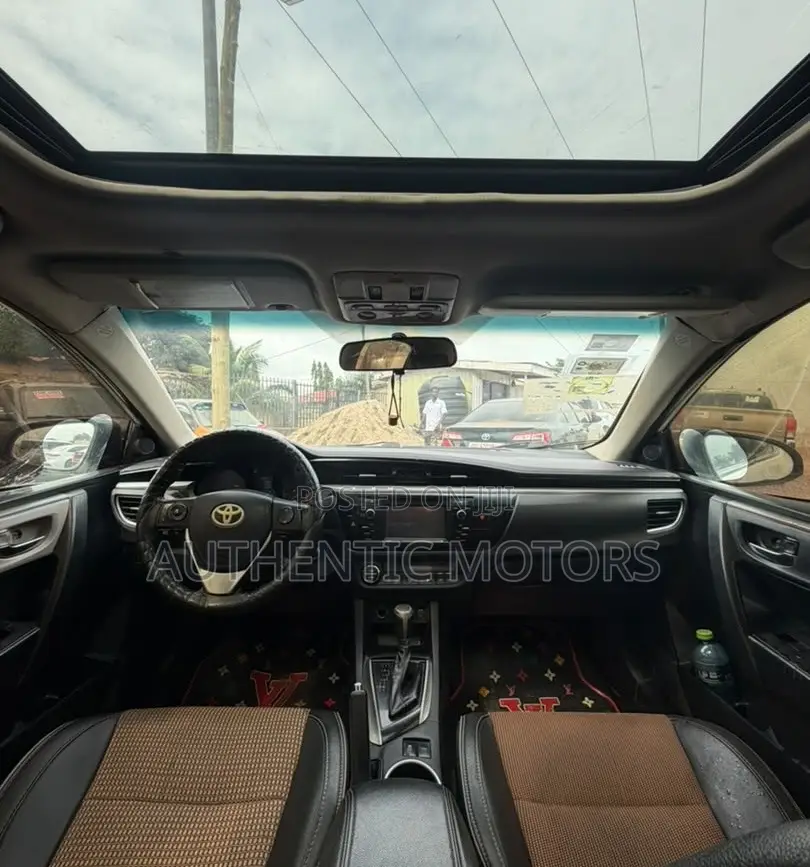 Toyota Corolla S 4dr Sedan (1.8L 4cyl CVT) 2014 White