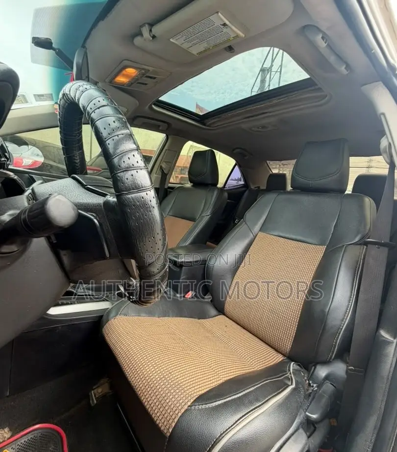 Toyota Corolla S 4dr Sedan (1.8L 4cyl CVT) 2014 White