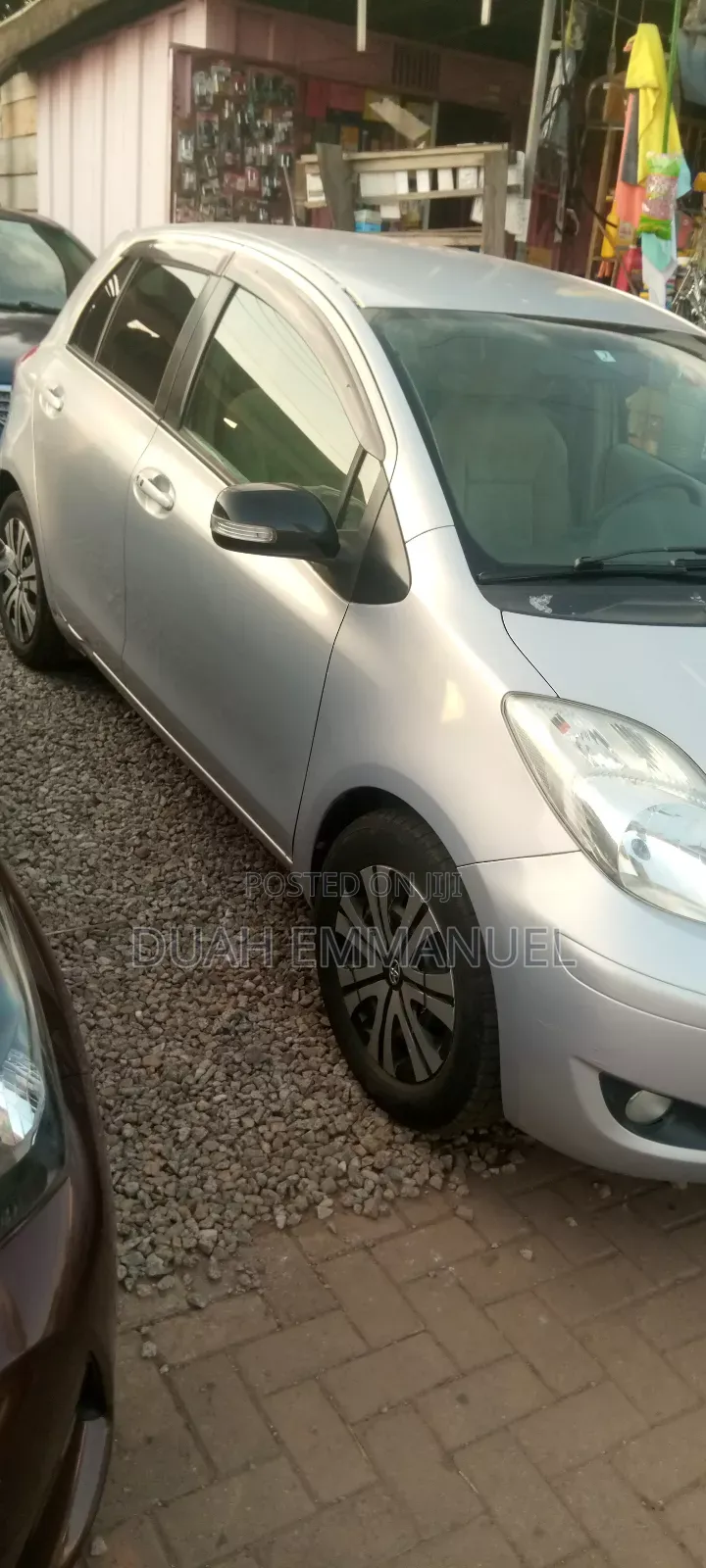 Toyota Vitz 1.3 AWD 5dr 2010 Silver