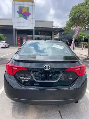 Toyota Corolla SE (1.8L 4cyl 6M) 2018 Black