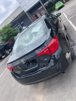 Toyota Corolla SE (1.8L 4cyl 6M) 2018 Black