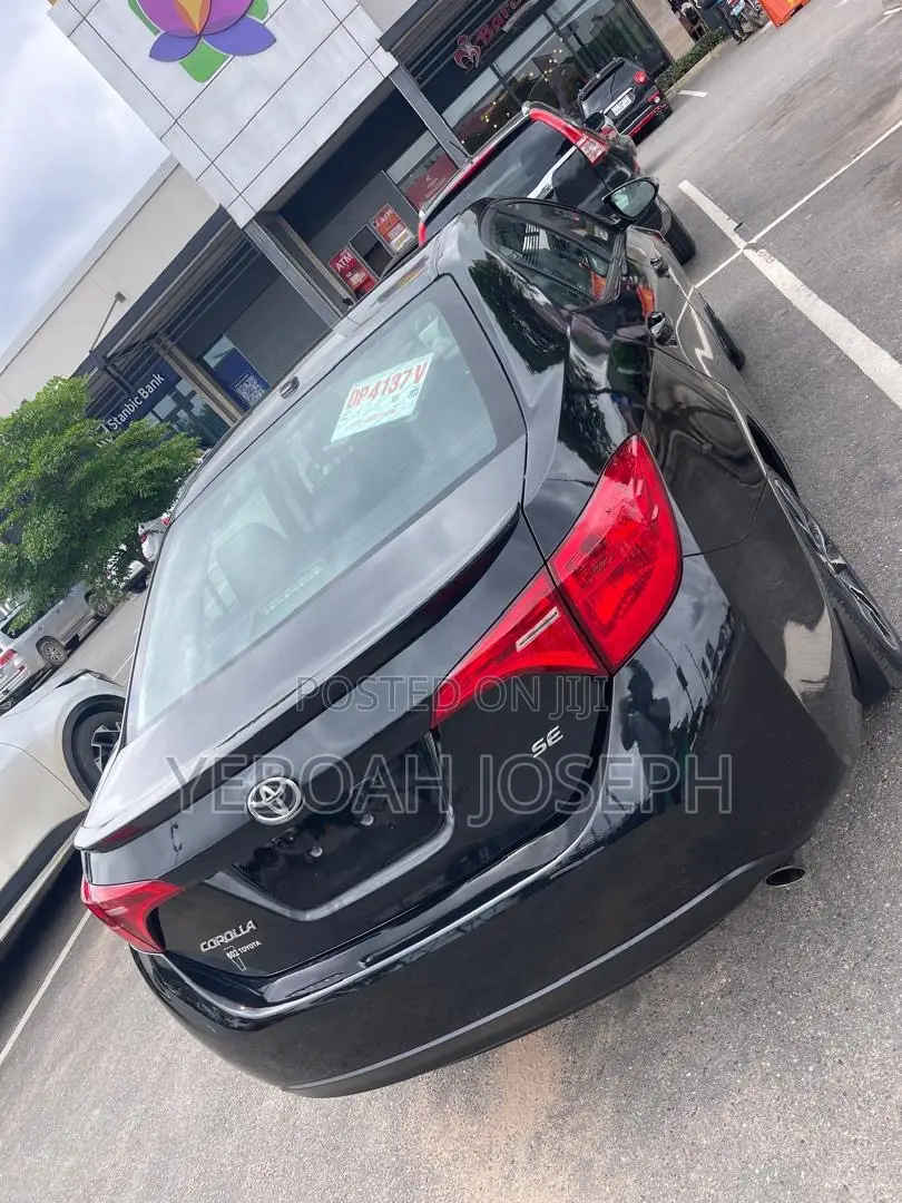 Toyota Corolla SE (1.8L 4cyl 6M) 2018 Black