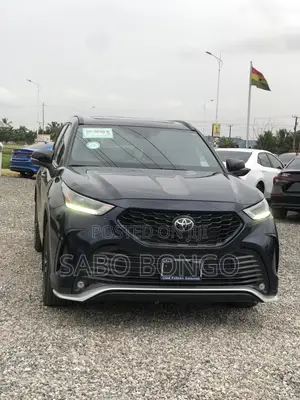 Toyota Highlander XSE 2022 Blue