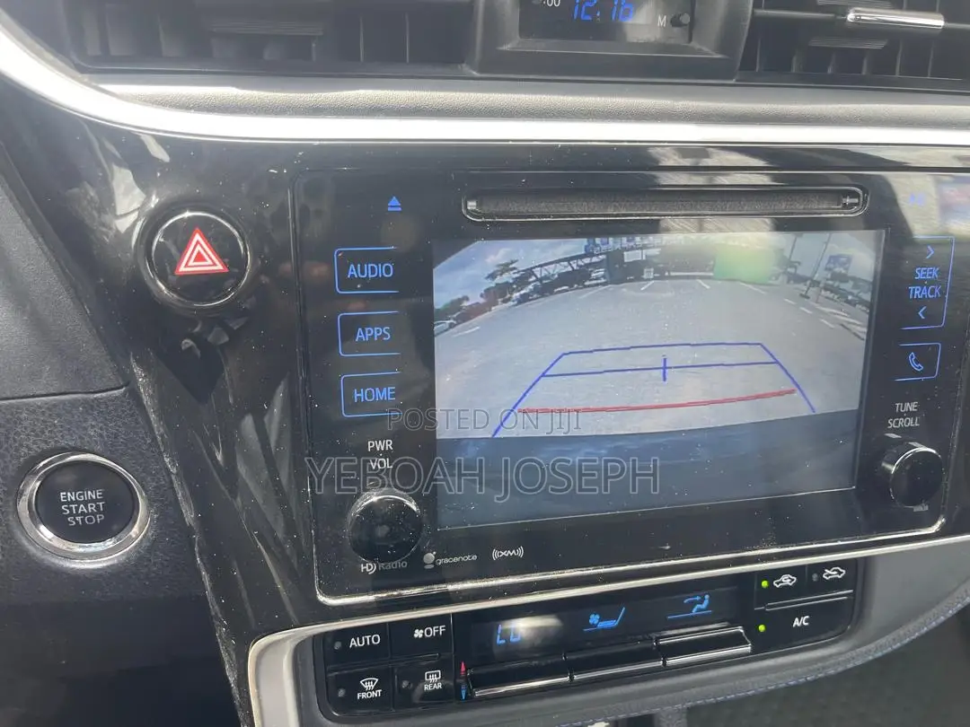 Toyota Corolla SE (1.8L 4cyl 6M) 2018 Black