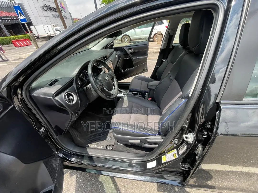 Toyota Corolla SE (1.8L 4cyl 6M) 2018 Black