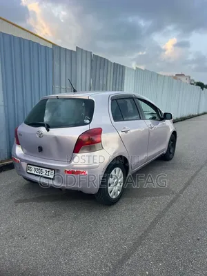 Toyota Vitz 1.5 FWD 5dr 2010 Gray