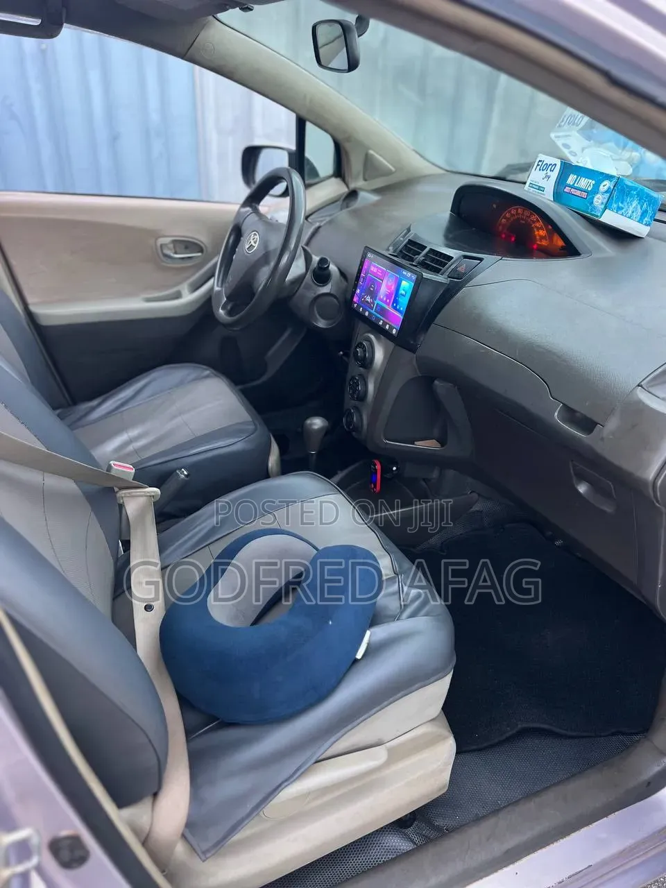 Toyota Vitz 1.5 FWD 5dr 2010 Gray