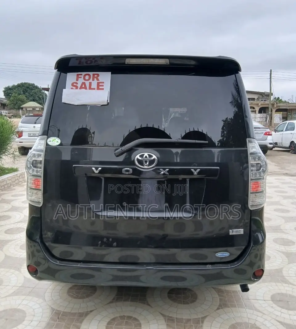 Toyota Voxy 2012 Black