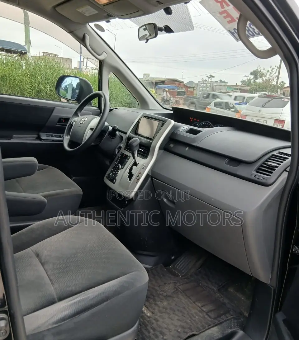 Toyota Voxy 2012 Black